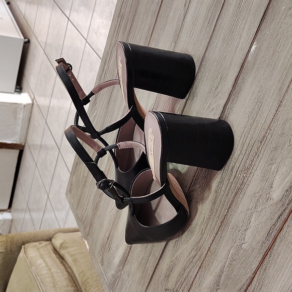 Deltan Pointed Toe Leather Heels In Black Size Women's 10 - Picture 8 of 13